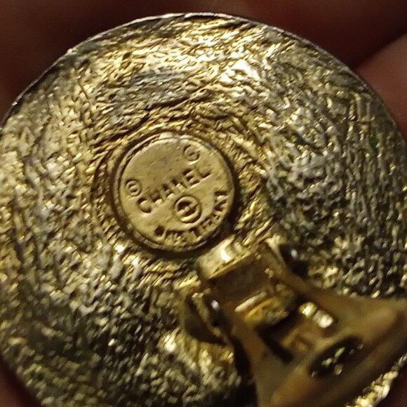 Chanel Vintage LARGE Clip On Earrings - Picture 12 of 16